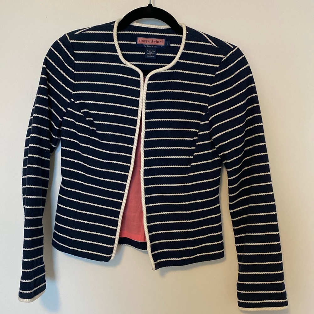 EUC Vineyard Vines navy and white striped blazer size 0